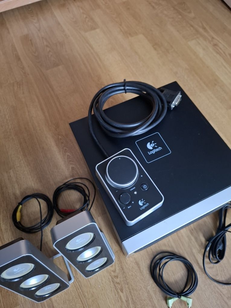 Zestaw głośników 2.1 Logitech Z4, idealny stan!!!
