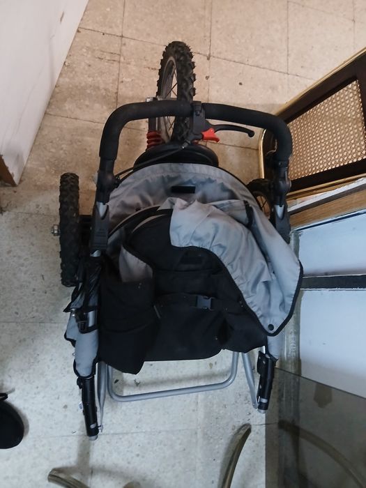 Carro de bebe sem cesto