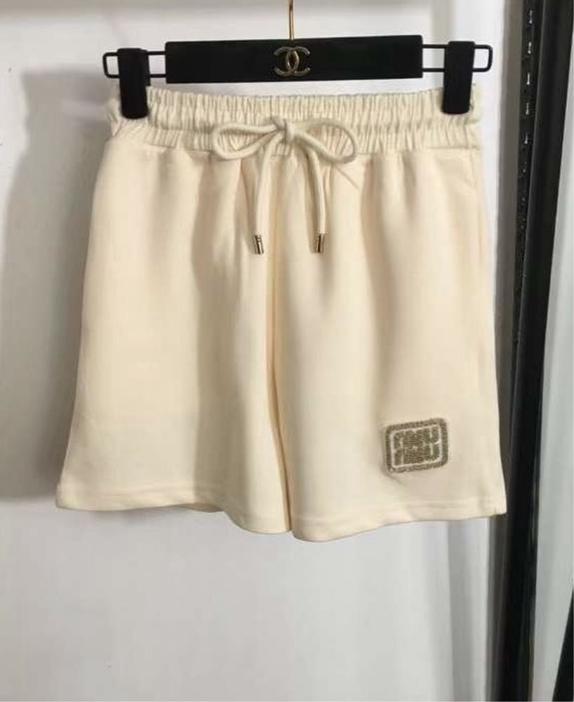 Костюм з шортами miu
