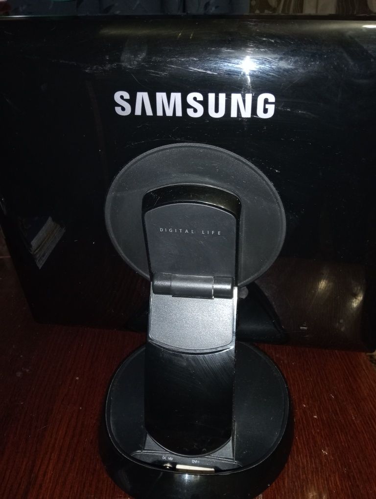 Монитор Samsung Syncmaster 960 BG 19' LCD Black с вращением