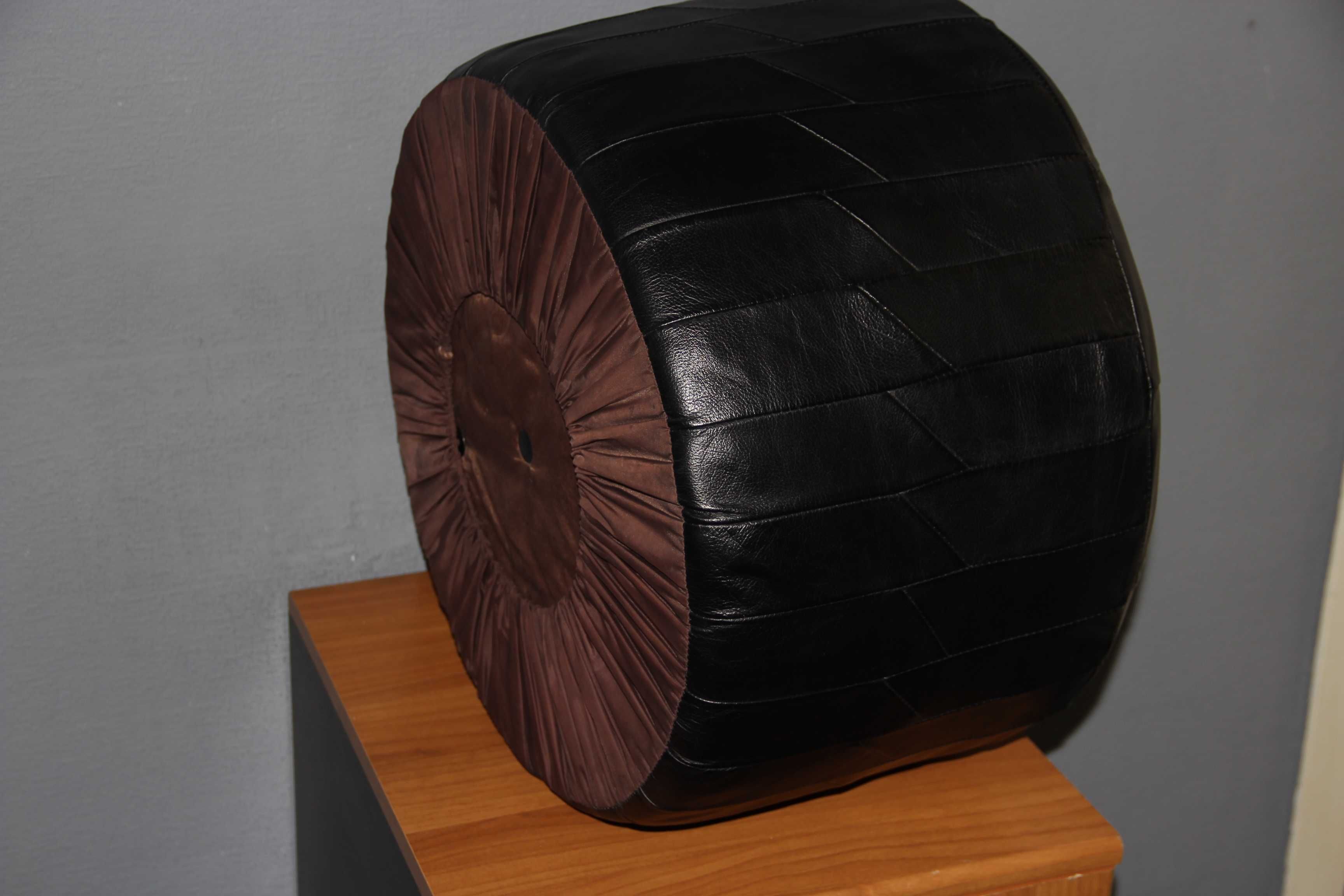 Пуф круглий натуральна теляча шкіра чорний діаметр 50 см Туреччина