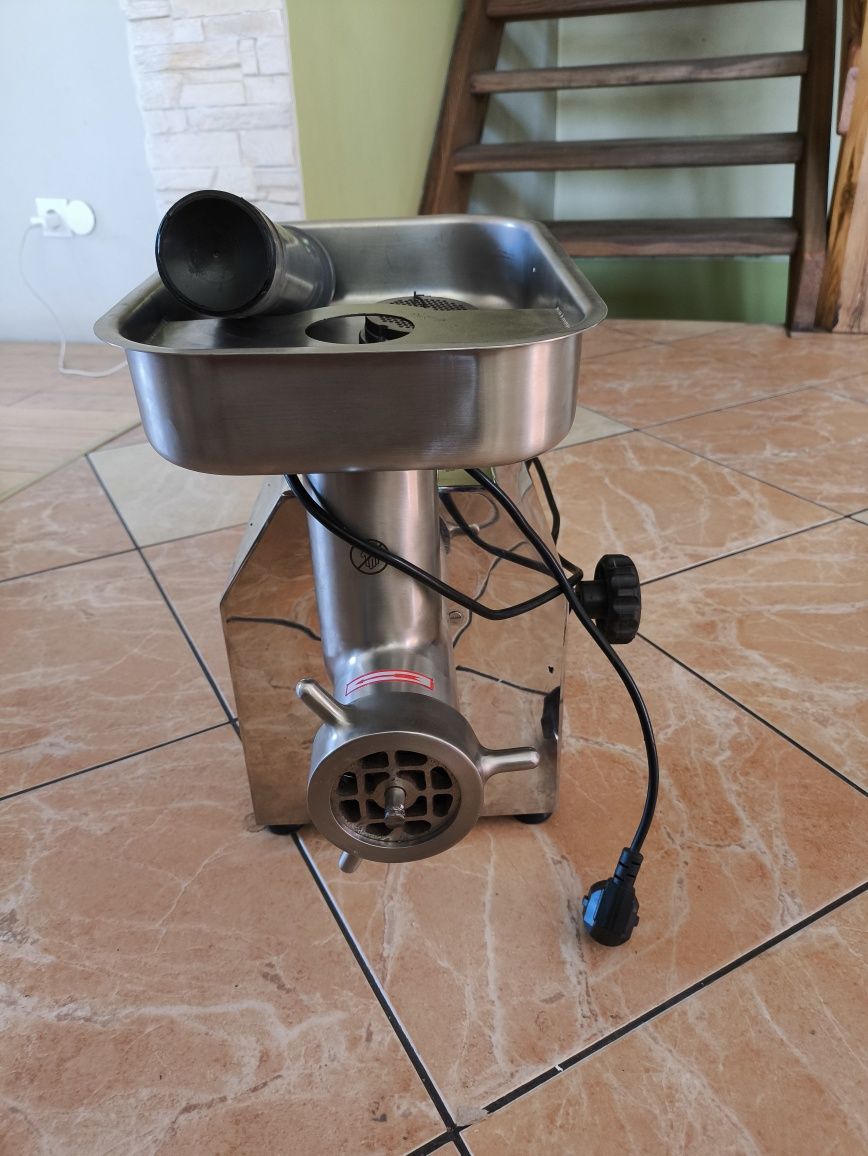 Maszyna do mielenia  mięsa 750 W -220 kg /h