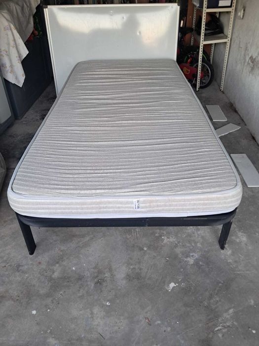 Cama de solteiro ferro preto