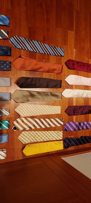 33 Gravatas - preço unitário