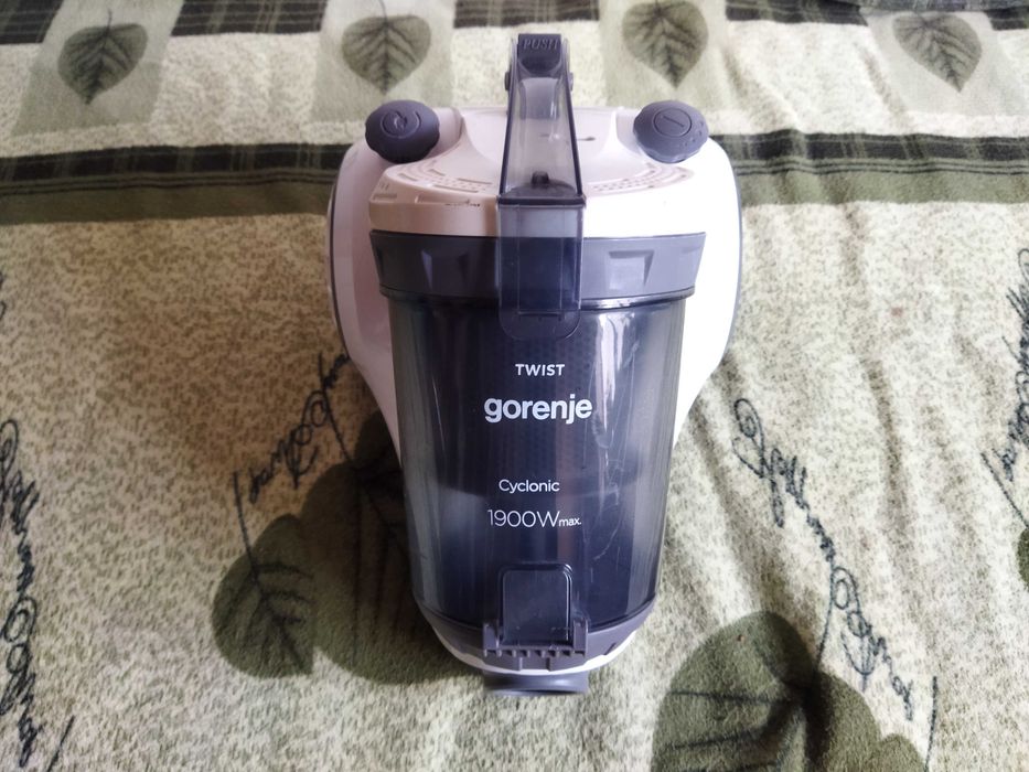 Пылесос Gorenje с контейнером 1900W.