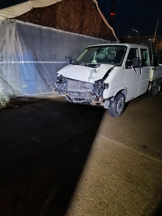 Sprzedam T4 Doka uszkodzony