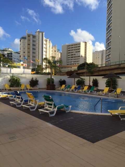 Ferias-T1 Centro da PRAIA ROCHA c/Piscina e Garagem