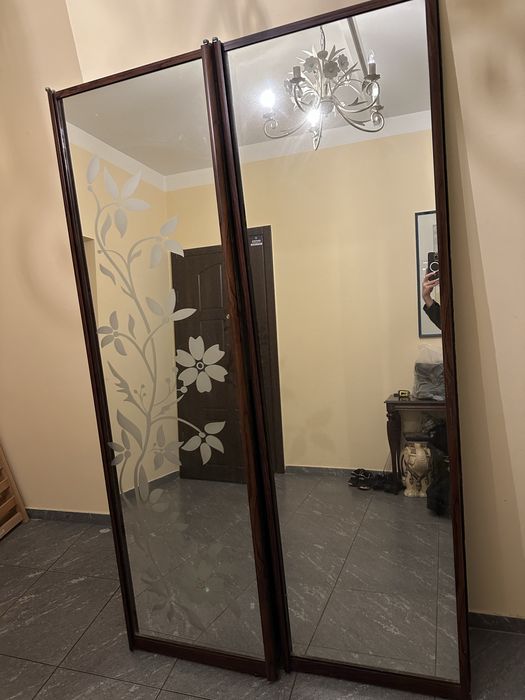 Розсувні дзеркальні двері до шафи