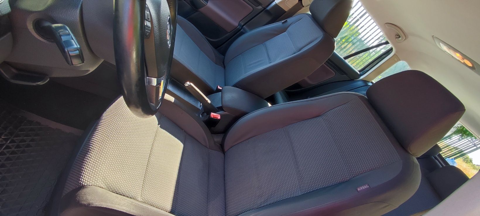 ÓPTIMO ESTADO - VW Golf Variant Confortline 1.6 TDi
