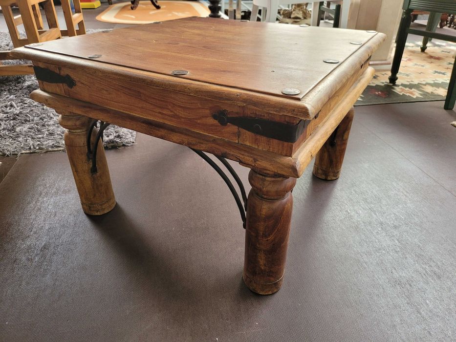 Mesa de centro em madeira maciça - óptimo estado