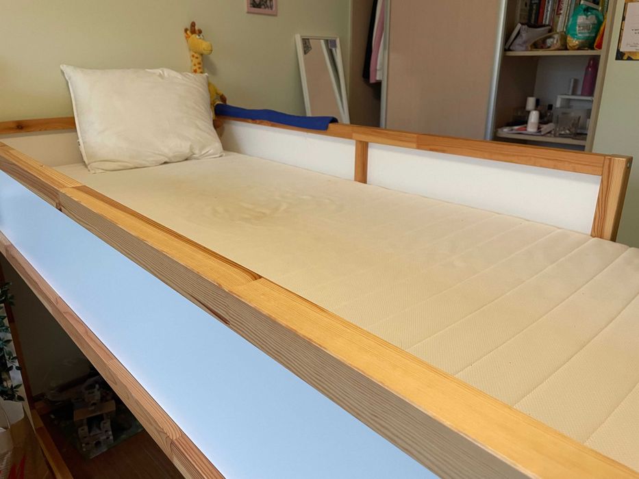 Dwustronne łóżko IKEA KURA + materac piankowy MALFORS