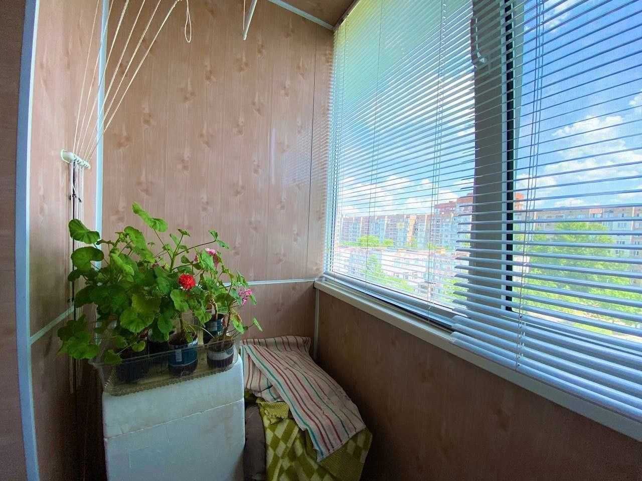 Продаж 3-кімнатної квартири вул. Заливна (р-н 29 школи, B-Tone)