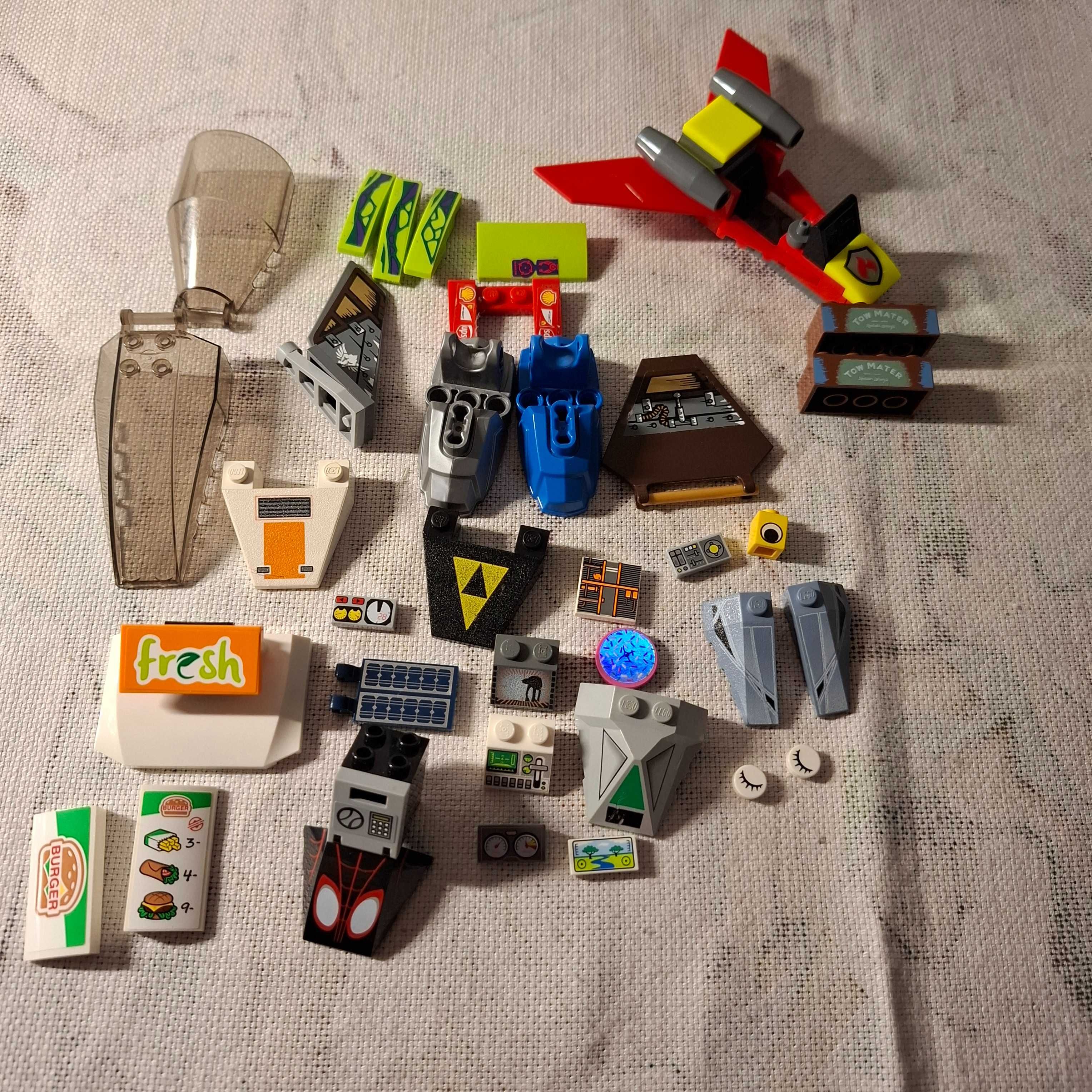Lego Mix elementów, nadruków, naklejek