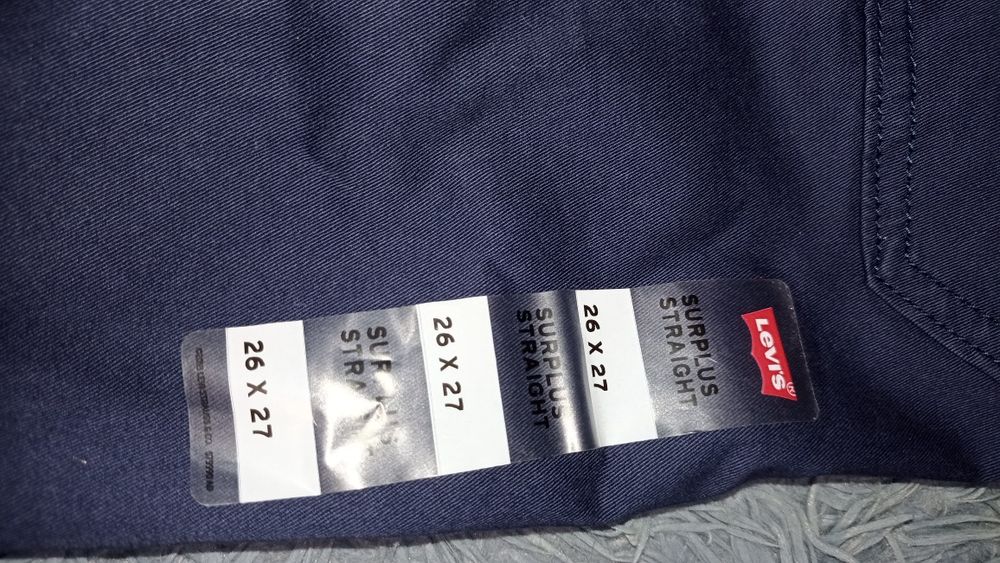 Класичні прямі жіночі брюки Levi's оригінал