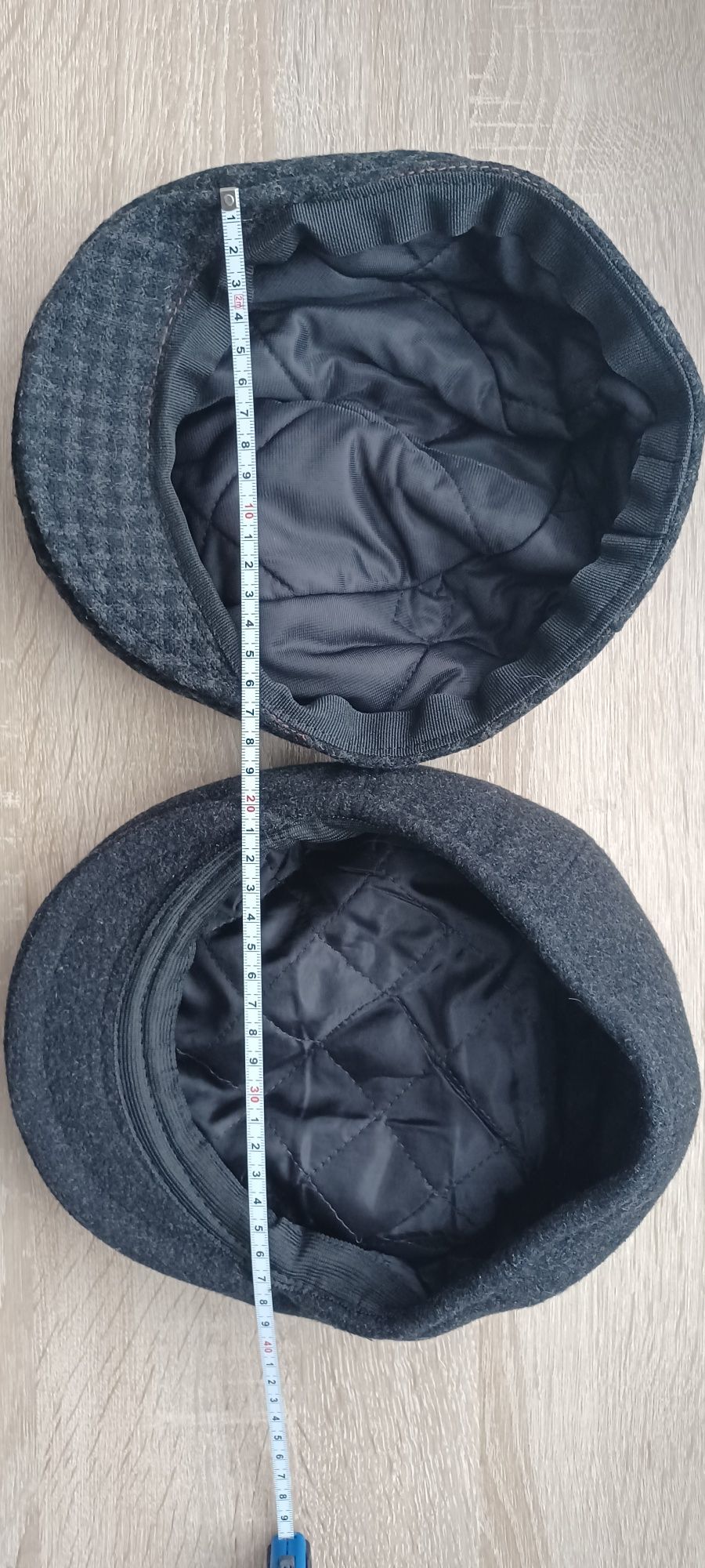 Dwa berety/kaszkiety męskie