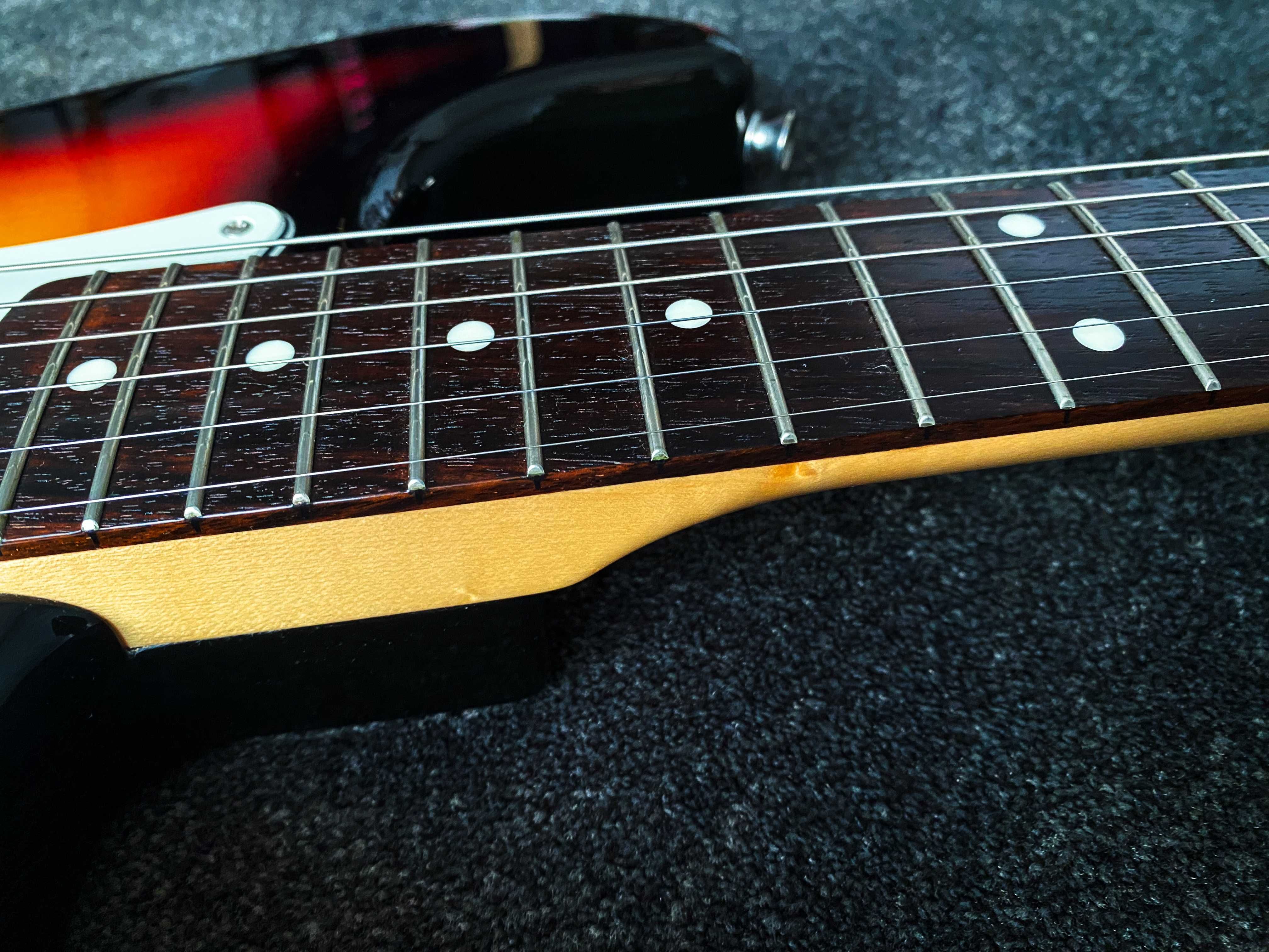 Fender Traditional '60s Stratocaster RW 3-Color Sunburst