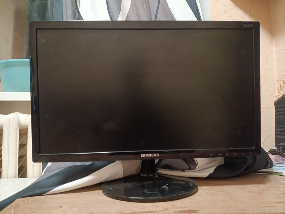 Монитор Samsung S22D300NY
