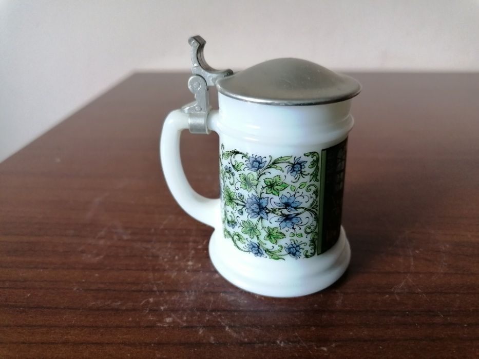 Kolekcjonerski, ceramiczny mini kufel z cynową klapką (garncarz)