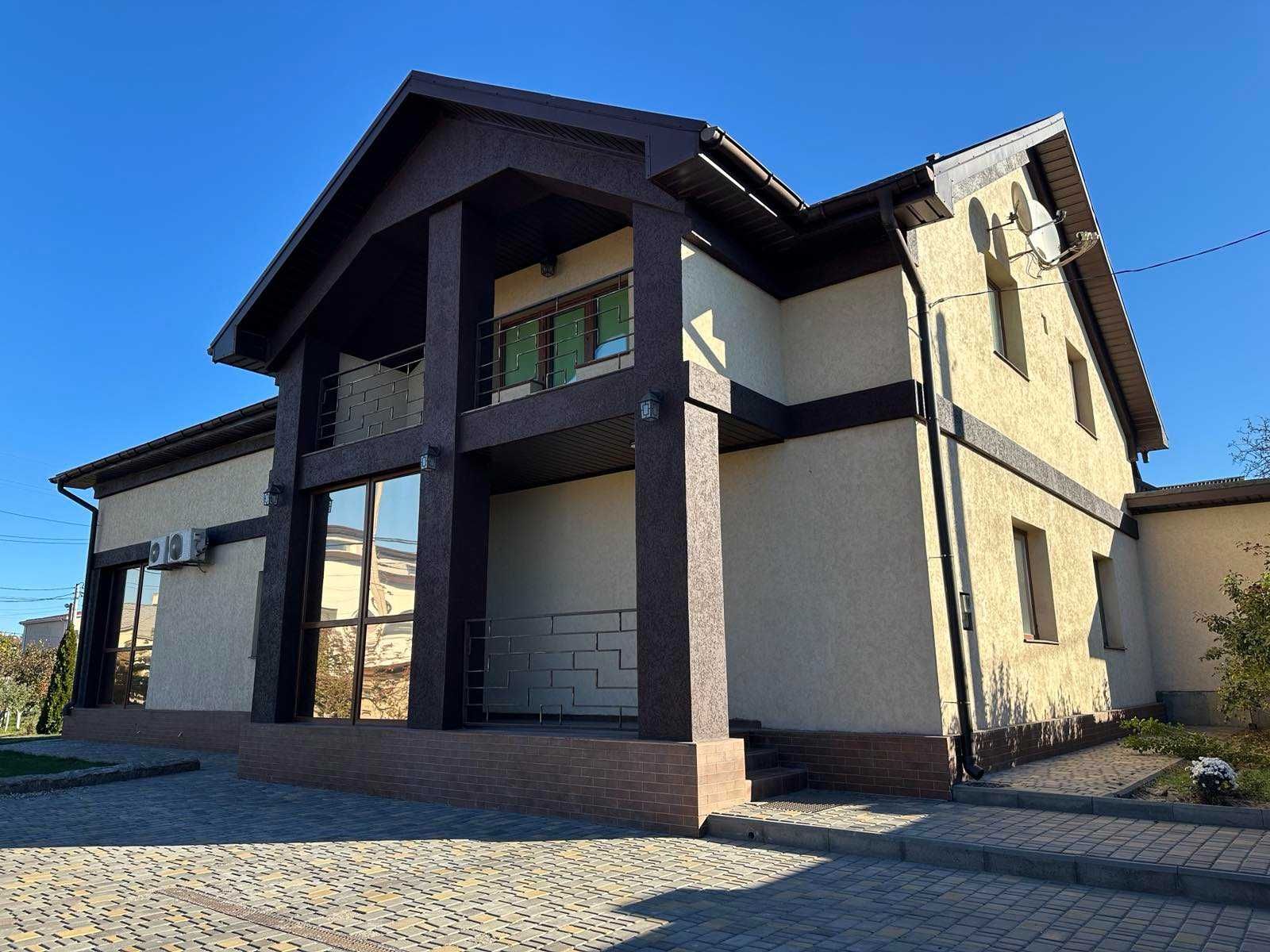 Продаж двоповерхового будинку в Ц-М районі, Карачуни