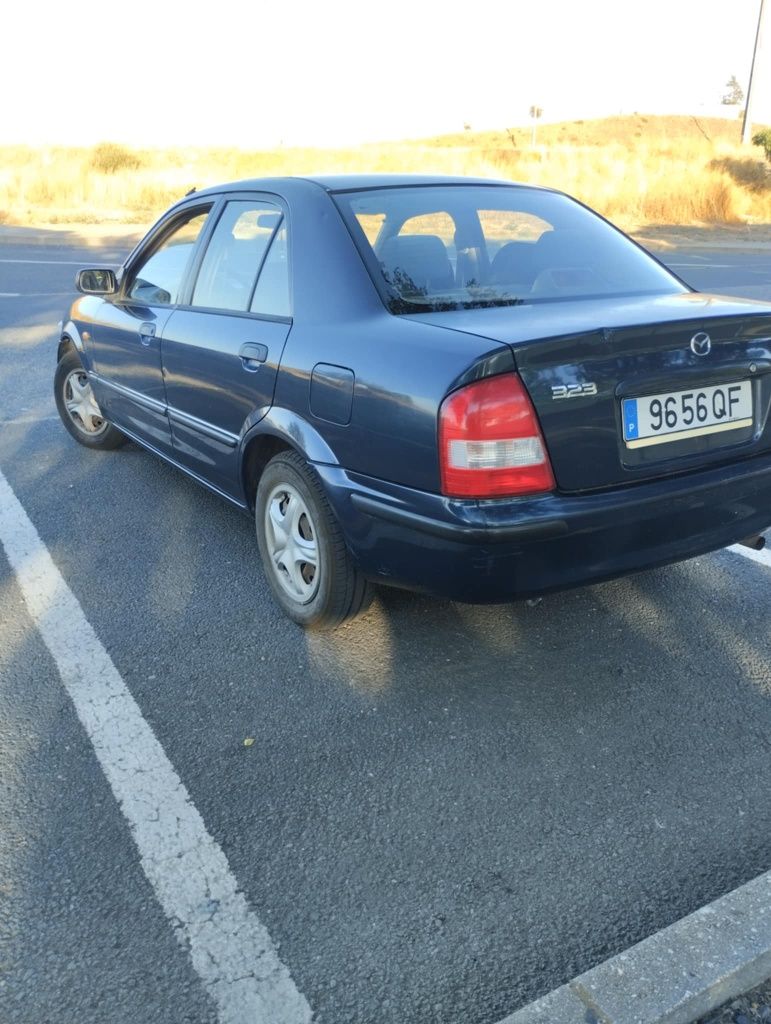 Mazda 323 ano 2000