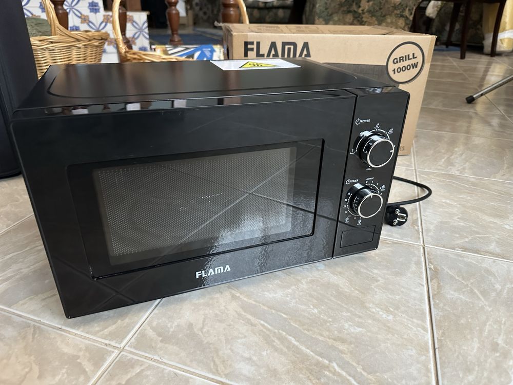 Micro-ondas Flama 20Lt 700W