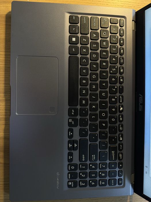 Laptop asus model X151E