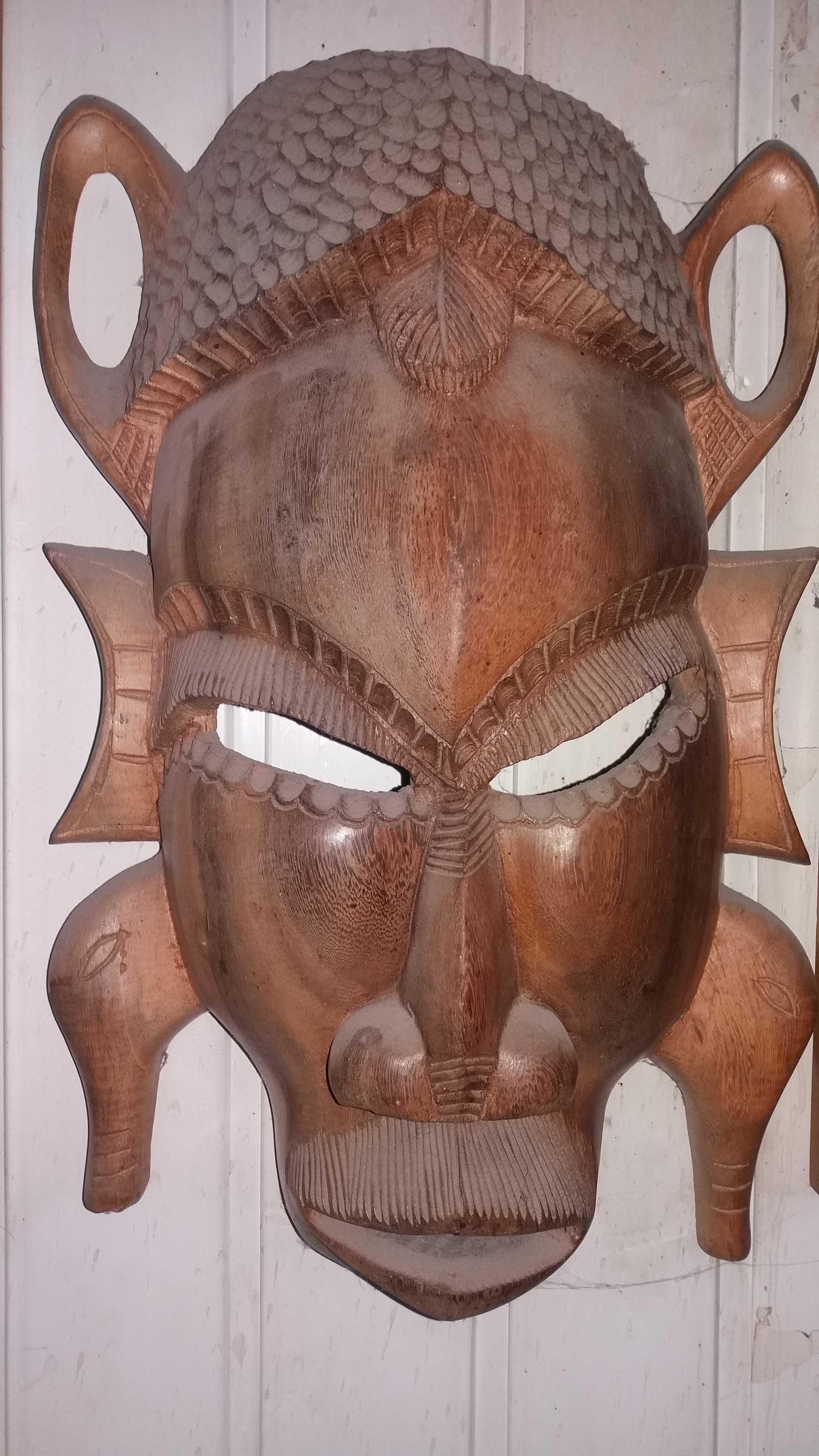 маска деревянная