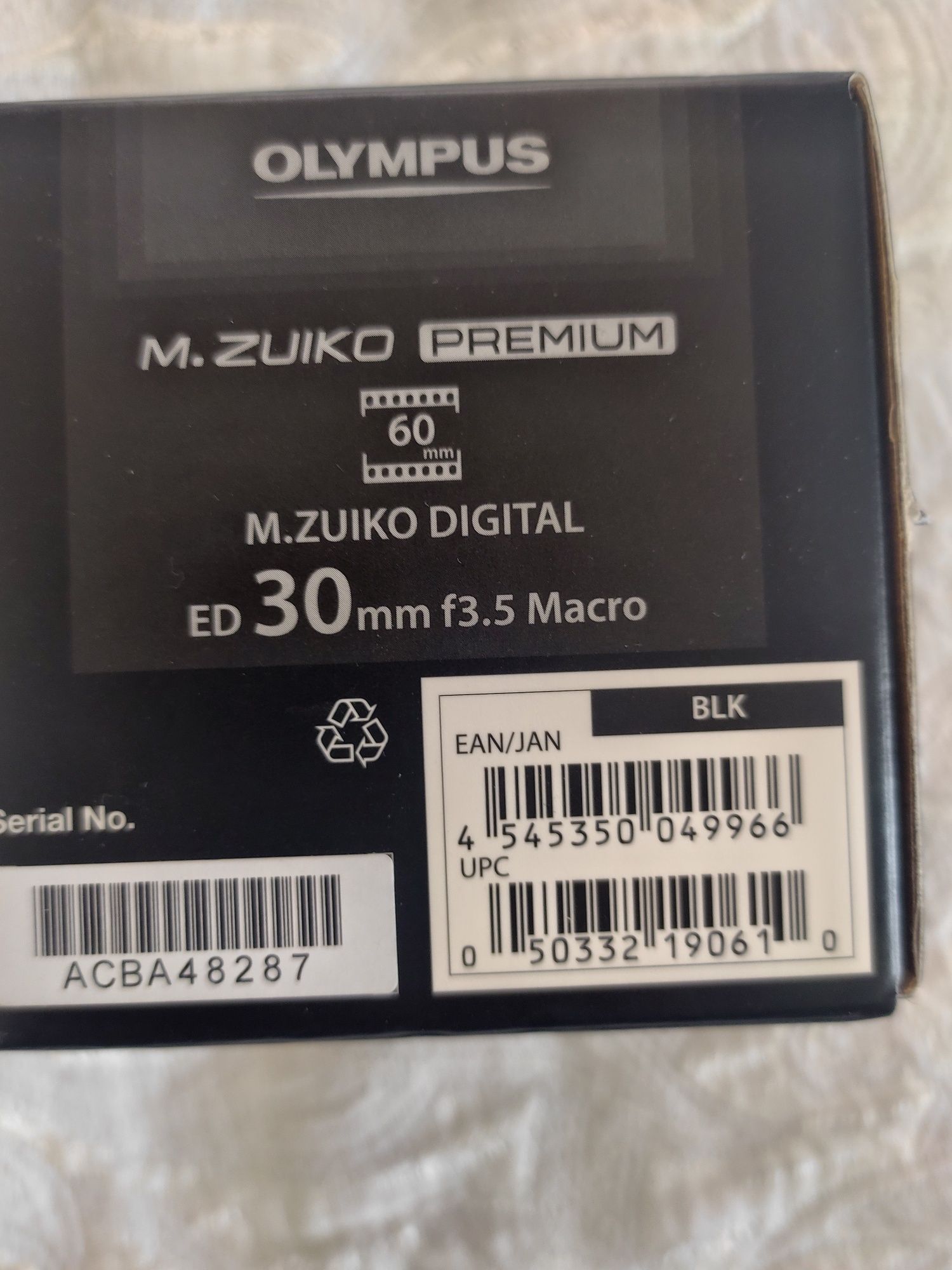 Новий об'єктив Olympus premium ED 30mm.f3.5 Macro