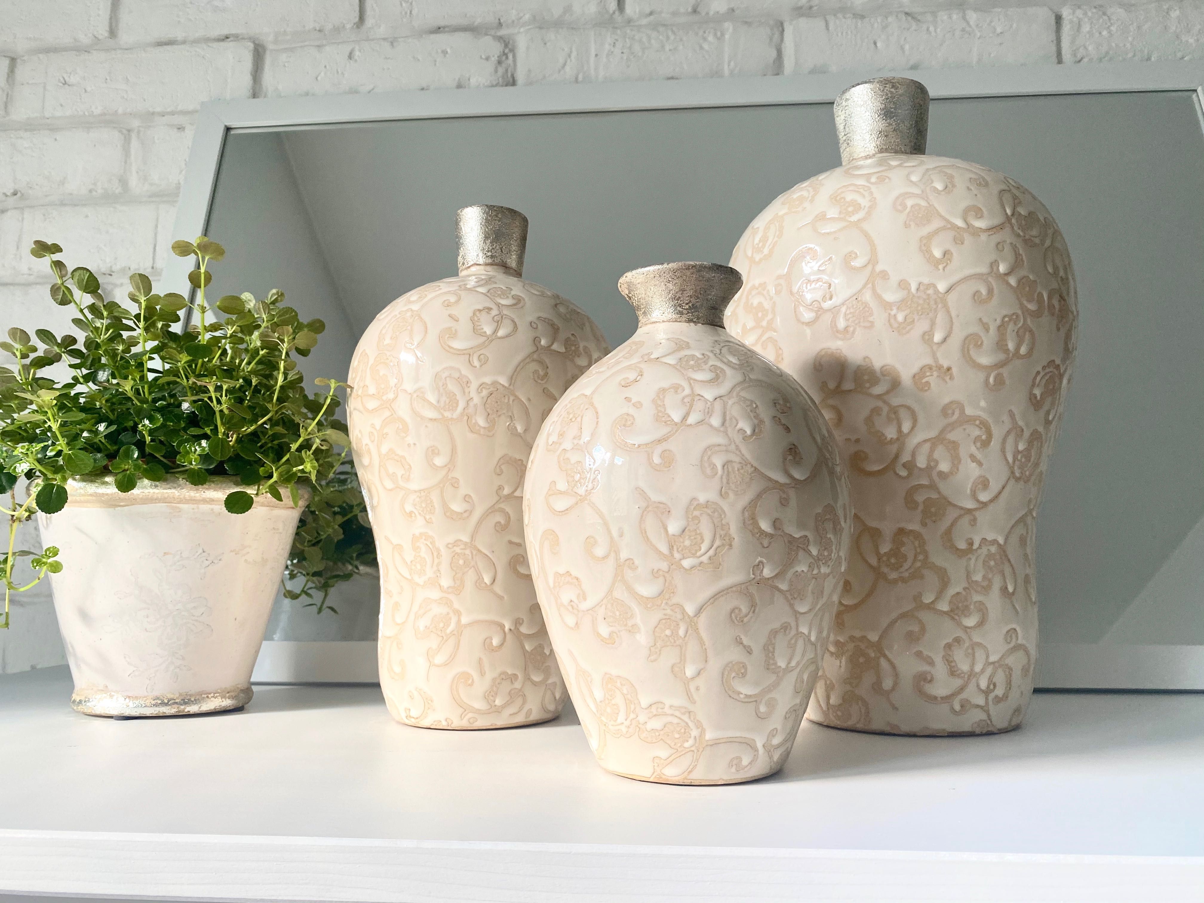 Nowy wazon ceramiczny, kremowy