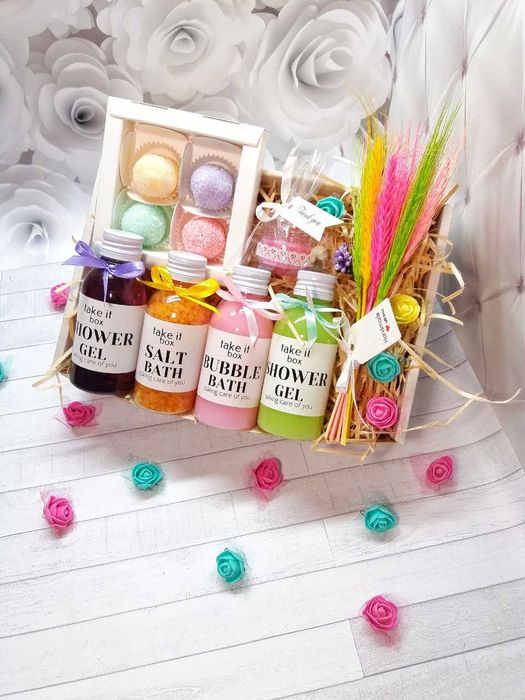 Подарунковий набір для дівчини, жінки на свято/День народження/Бьюти б