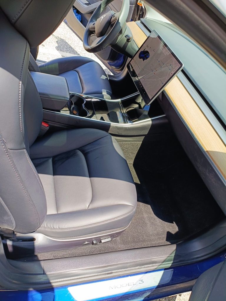 Tesla model 3 standard range plus