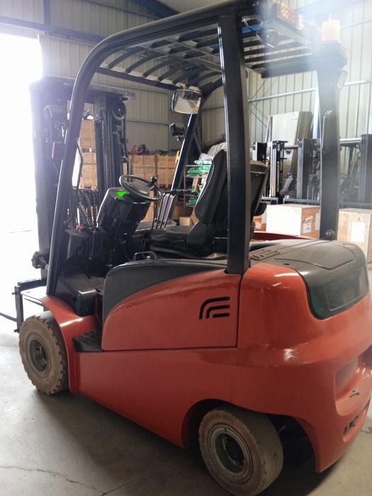 Empilhador Elétrico HC (2021)