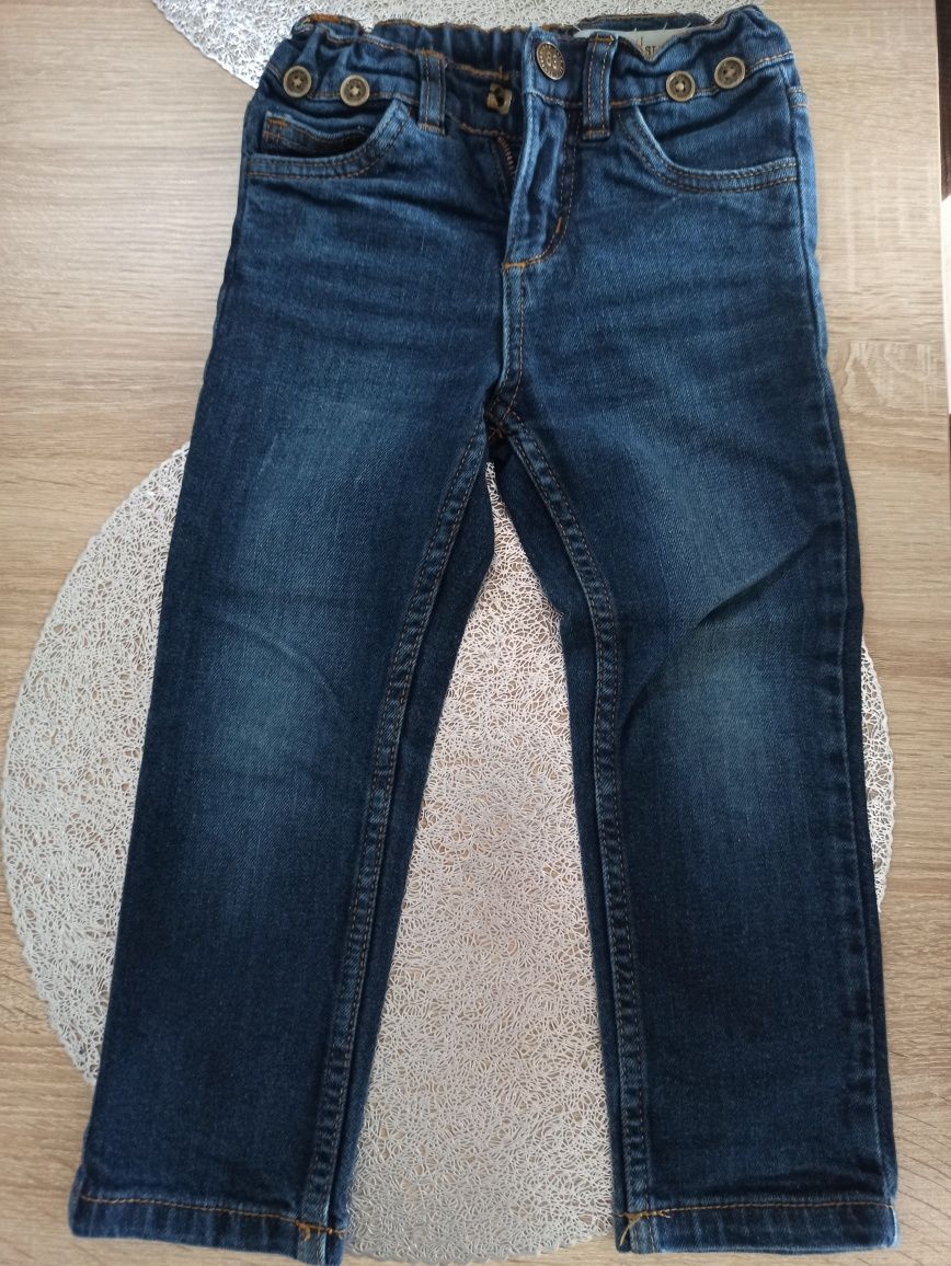 Spodnie dżinsowe chłopięce rozmiar 98
