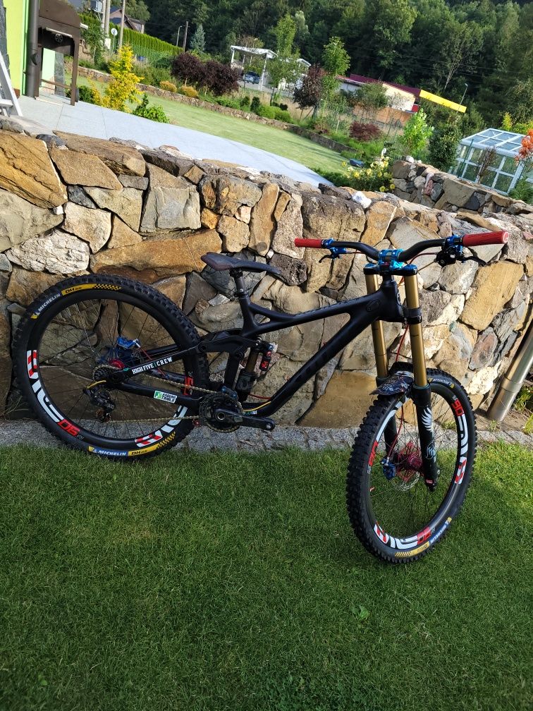 Kona operator karbon dh