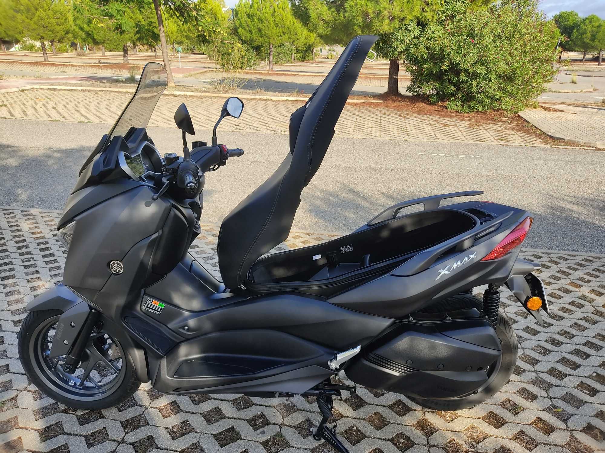 Yamaha X Max300 preto fosco, 2021.