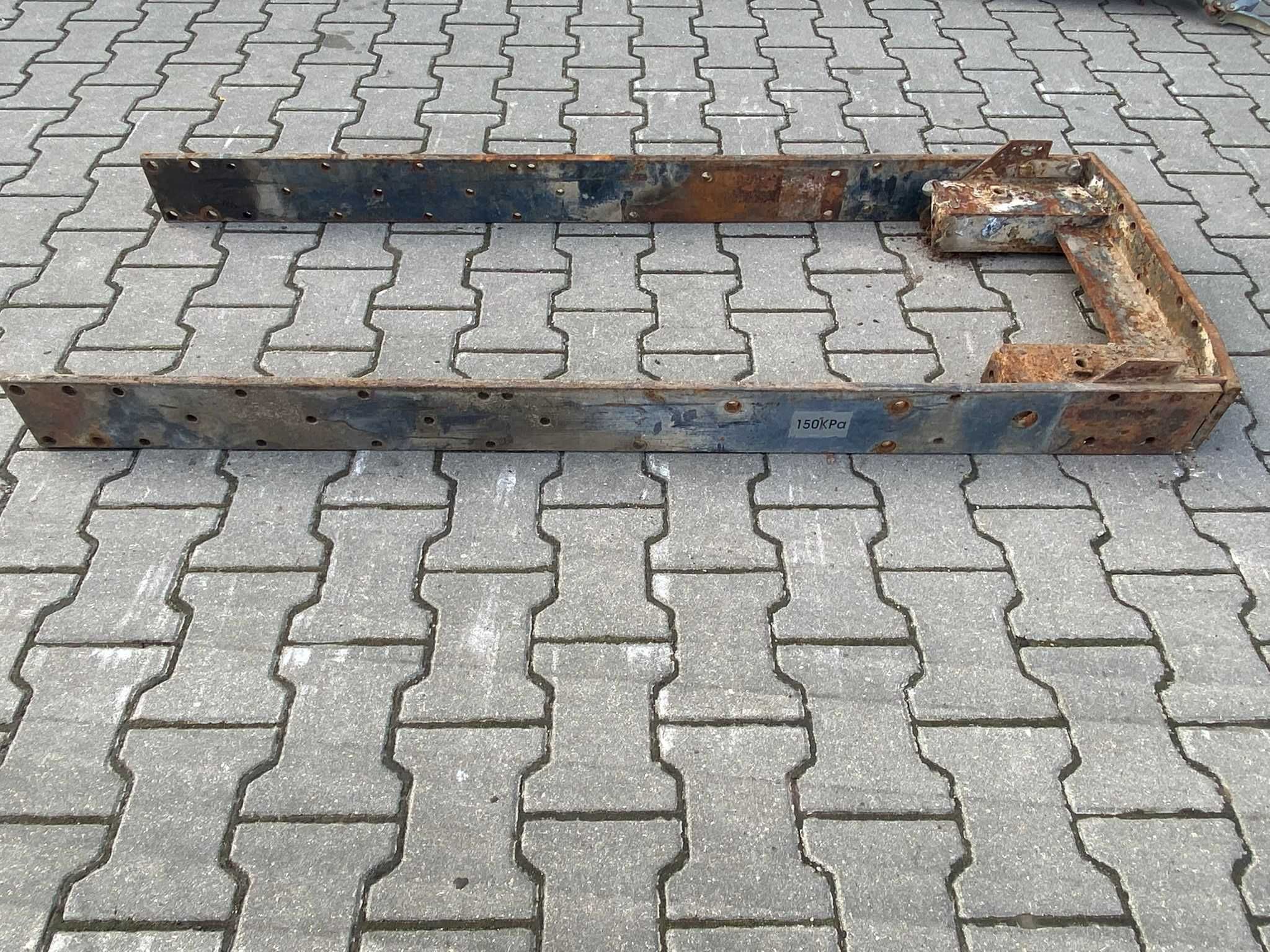 Listwa boczna, belka boczna | URSUS/ZETOR | np. C385, 914, 1014, 8145