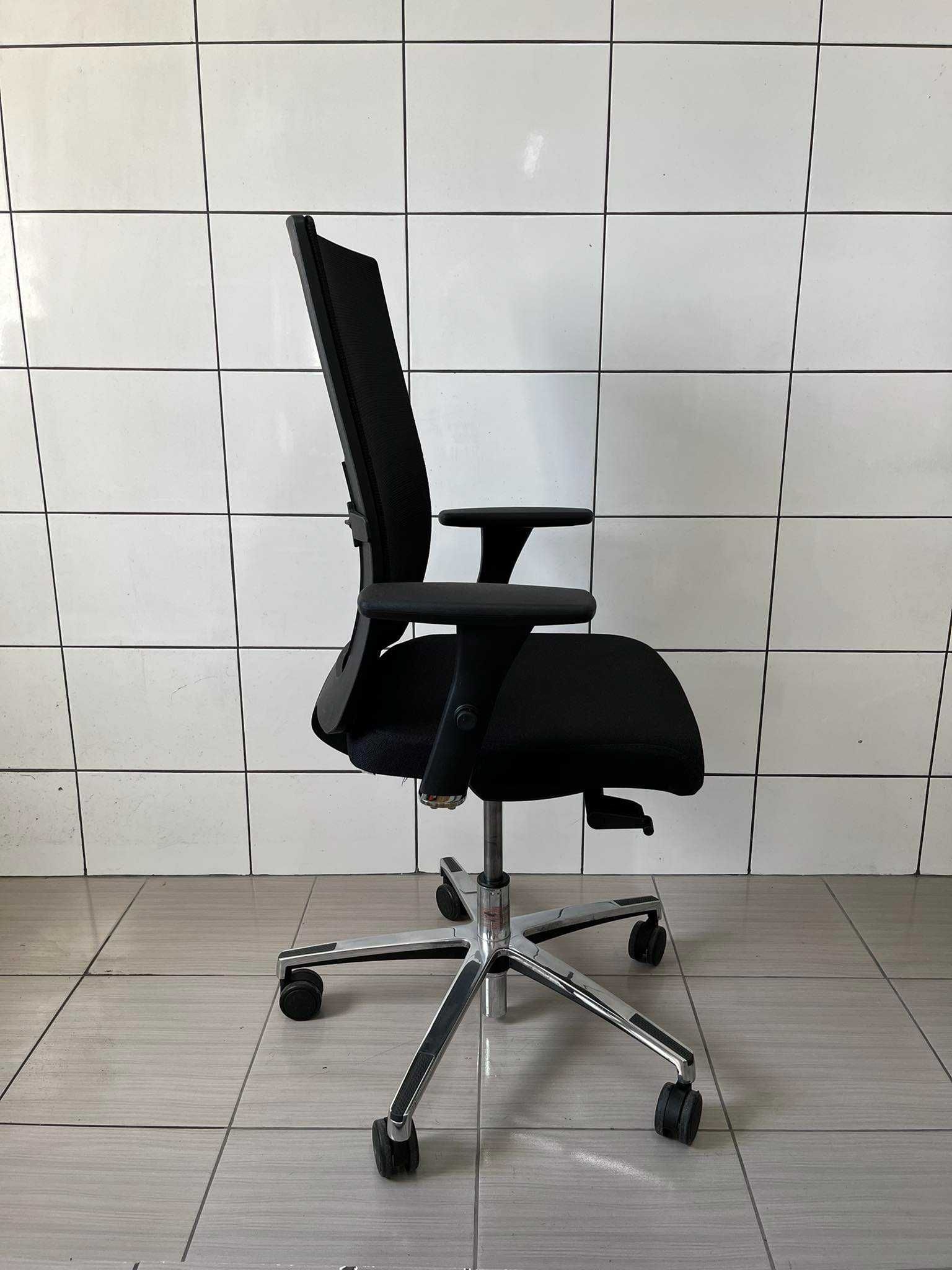 Fotel biurowy obrotowy ergonomiczny Nowy Styl Mojito okazja!