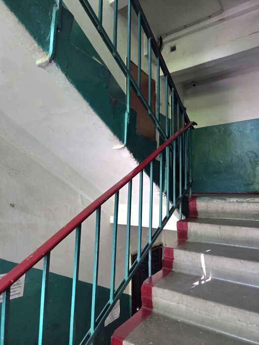 Продається 2 -кімнатна квартира по вул Сенчева.