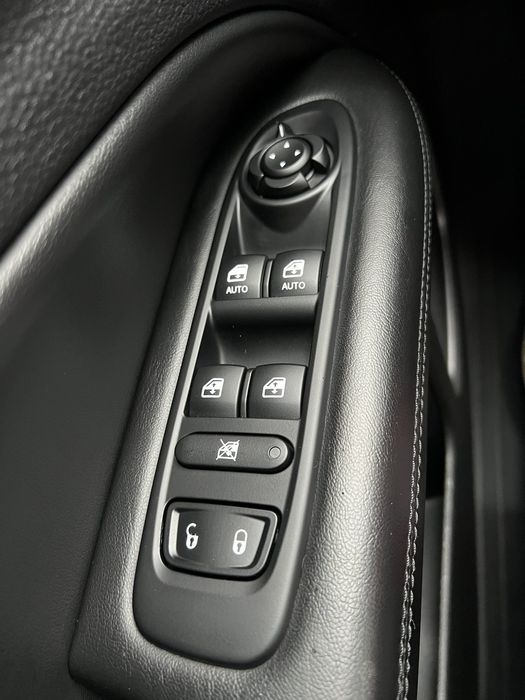 Джип компас латітуде 2020року