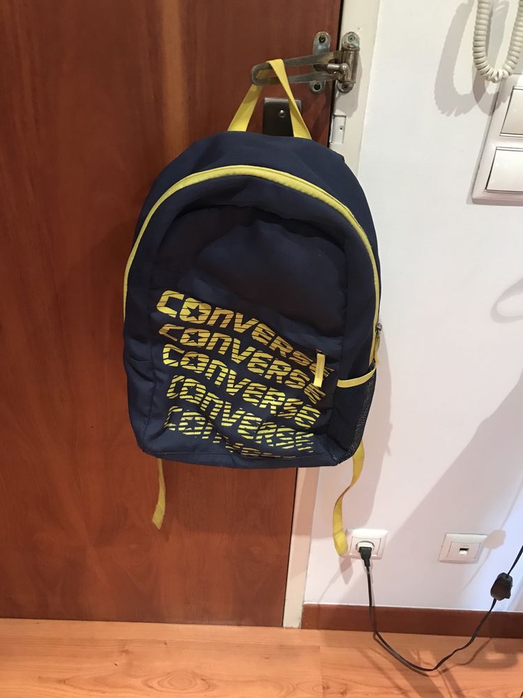 Mochila marca converse