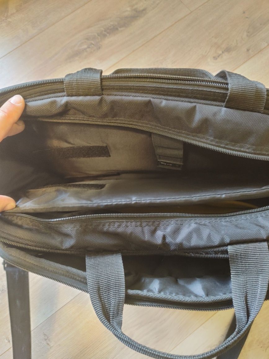 Torba na laptopa 17 cali TARGUS solidna