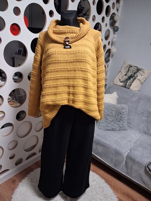 Miodowy damski sweter