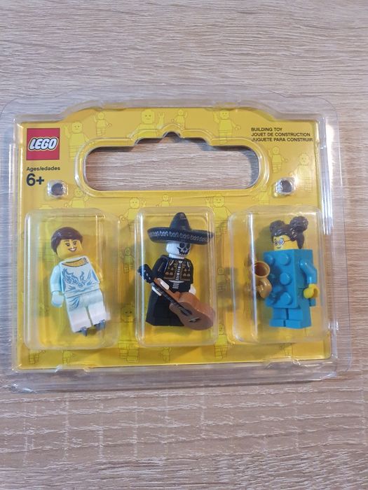 Sprzedam lego minifigures