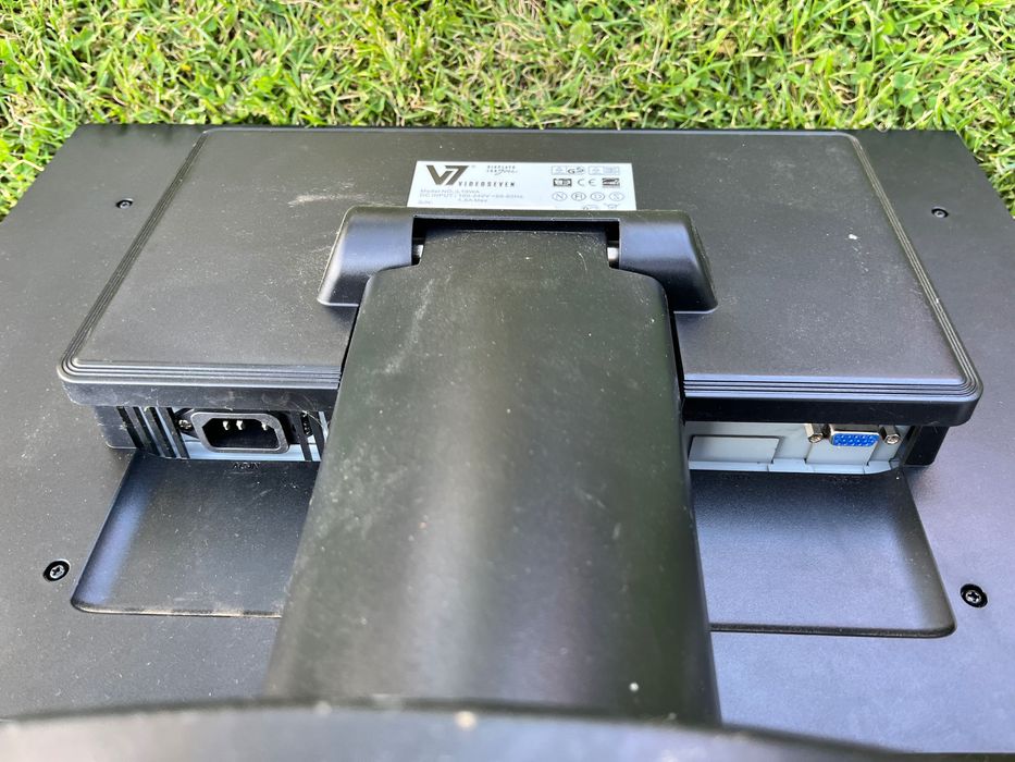 Monitor 19 cali videoseven model L19WA
