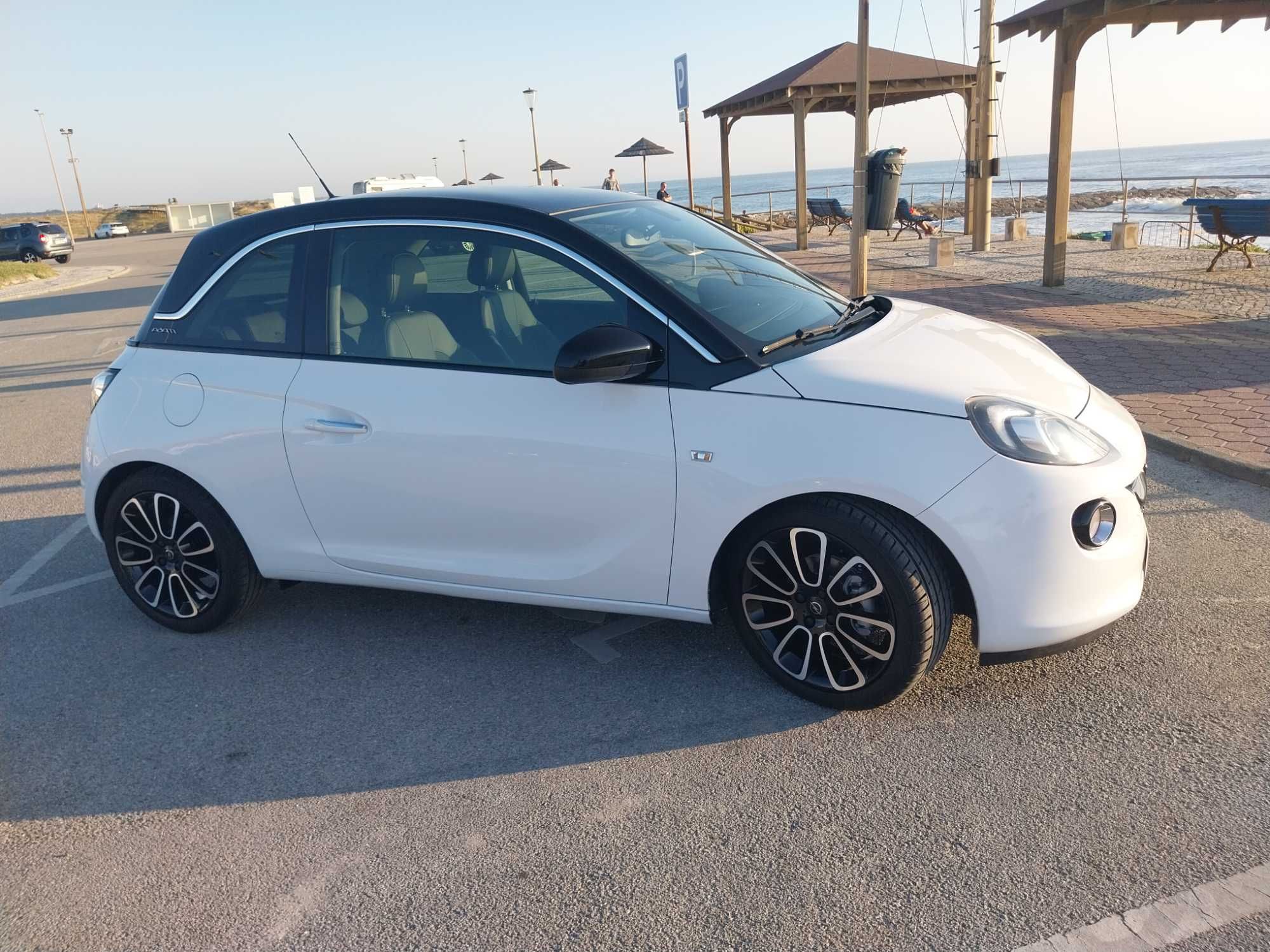 Opel Adam 1.2i Glam Black & White