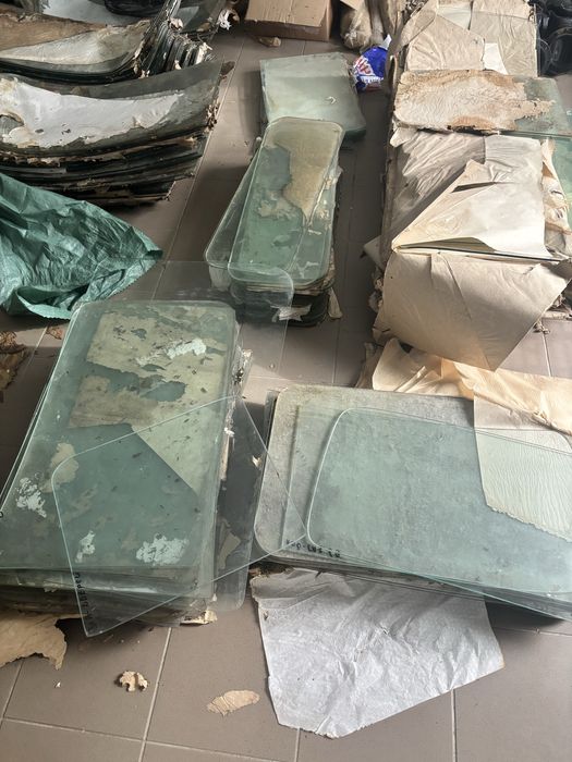 Продам лобові скла  Зіл бокові форточок кабіни задні