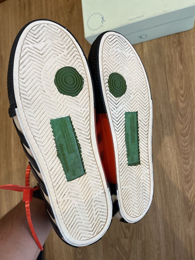 Off-White Vulcanized Low