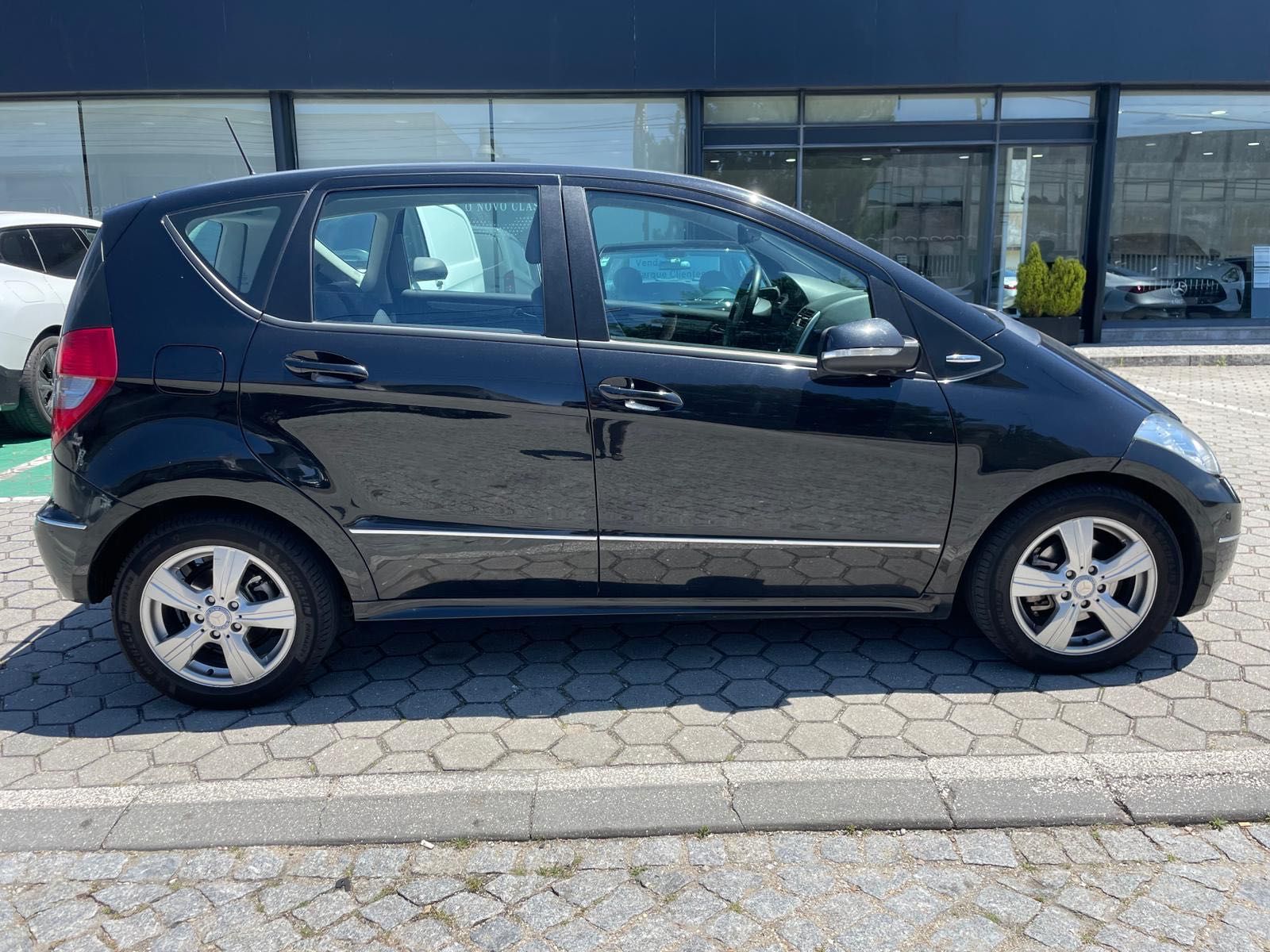 Mercedes A180 CDI muito bem estimado