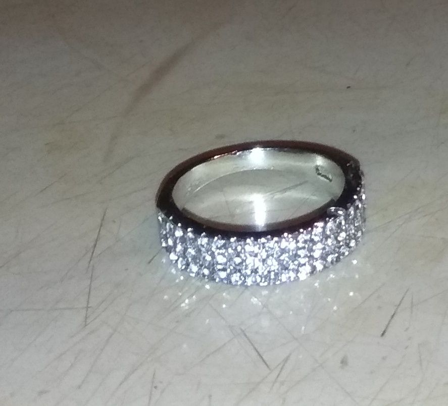 Кольцо (серебро с кристаллами). Размер 18