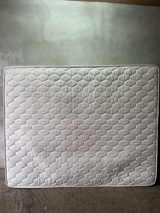 Продам матрац 160/200 б/у недорого